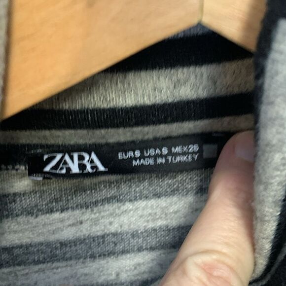 Zara Black Gray Striped Long Sleeve Turtleneck Soft Sweater Top Size S - Picture 4 of 9